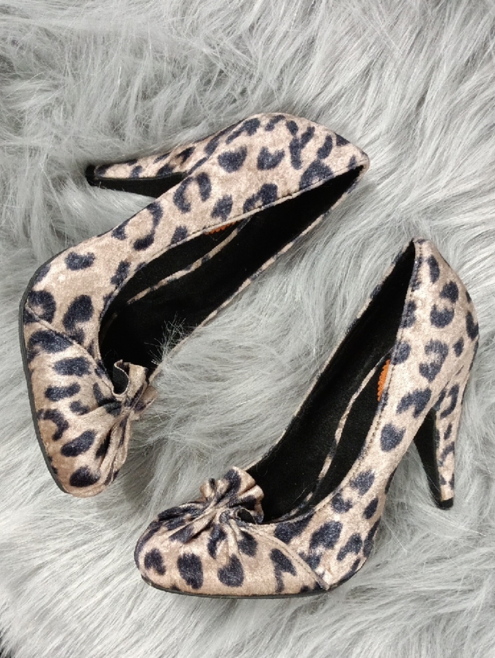 Velvet Leopard Print Pumps Tan & Black Round Toe Ruffle Heels – Size 7